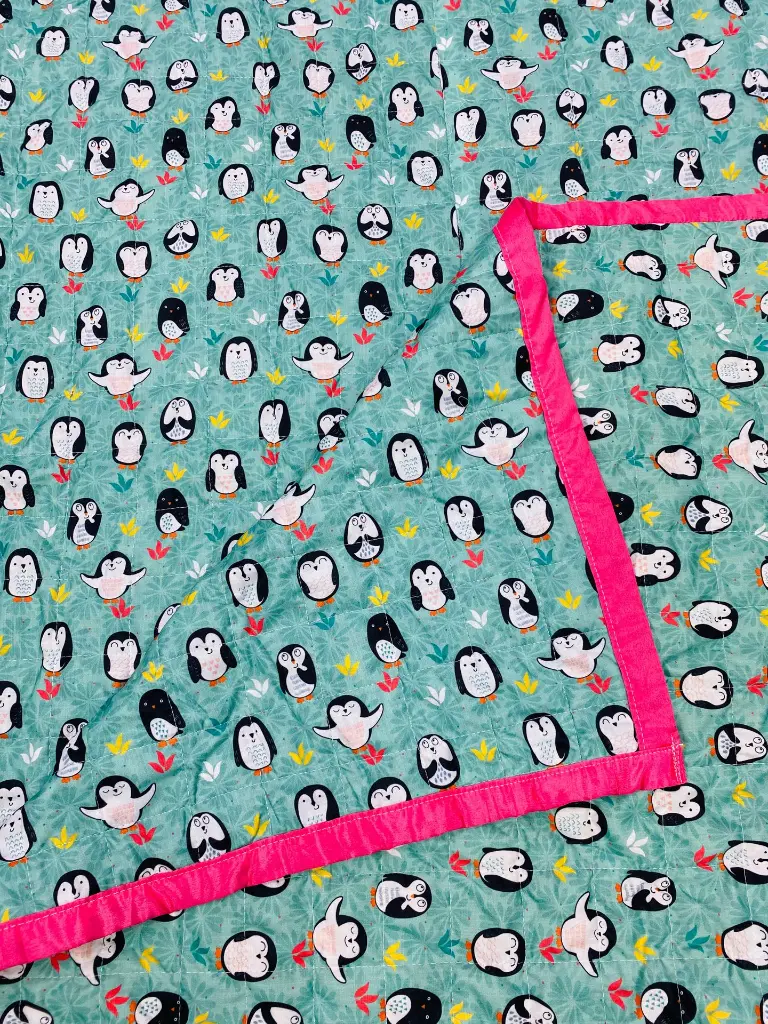 Blue Penguin Printed Cotton Quilt2.webp